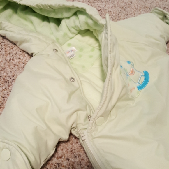 6 month snow suit Unisex Almost new - Picture 7 of 8